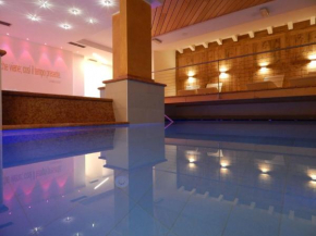 Гостиница Hotel Ideal  Мадонна Ди Кампильо